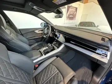 Audi Q8 50TDI Facelift MY26 blau-sw SLine Mtx Pan 23