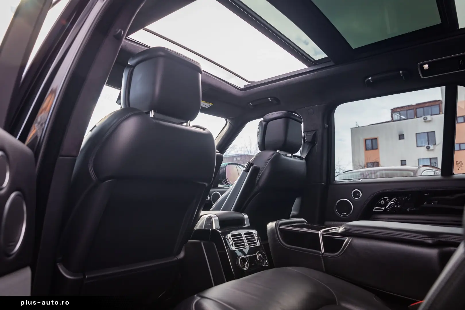 Land Rover Range Rover P400E Autobiography