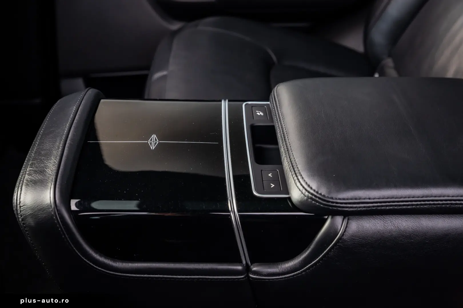 Land Rover Range Rover P400E Autobiography