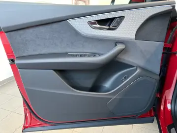 Audi Q8 50TDI Facelift MY26 rot-sw SLine Mtx Pan 23