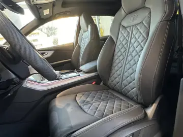 Audi Q8 50TDI Facelift MY26 rot-sw SLine Mtx Pan 23