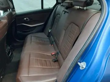 BMW Lim. 320 d xDrive M Sport Panorama FROZEN PORTIM