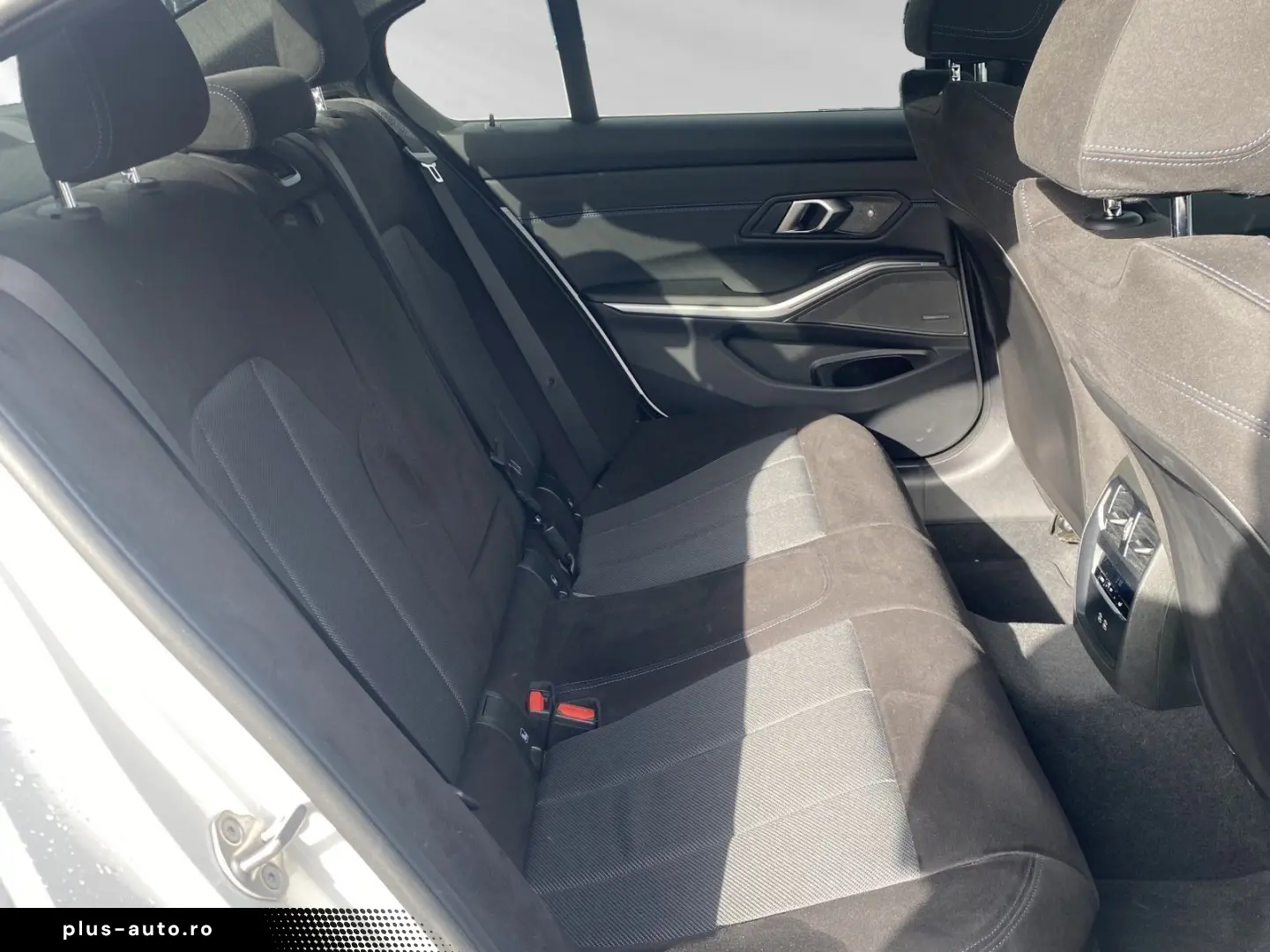 BMW 330e M Sport Glasdach Head-Up H K PA