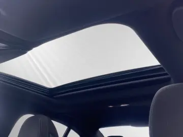 BMW 330e M Sport Glasdach Head-Up H K PA