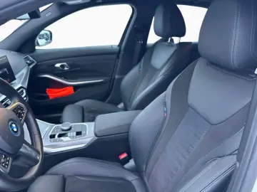 BMW 330e MSport DrAss PaAss adap.LED Memo HiFi