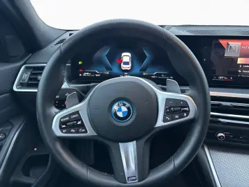 BMW 330e MSport DrAss PaAss adap.LED Memo HiFi