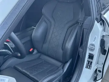 BMW M8 GC Competition - HUD-Sitzbelüft.-Merino