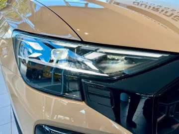 Audi Q8 50TDI Facelift MY26 gold-sw SLine Mtx Pan 23