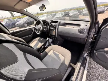 DACIA DUSTER    1.2 TCe    NAVIGATIE