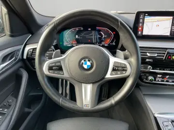BMW 520d xDrive M SPORT RÜCKFAHR SHZ DAB