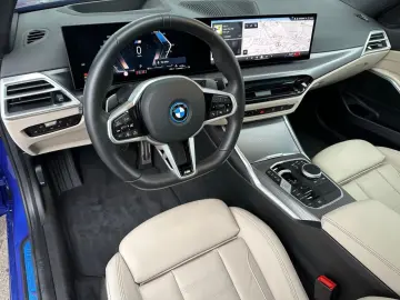 BMW 330e xDr.M Sport FACELIFT HUD ACC GlasD.HiFi P