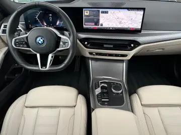 BMW 330e xDr.M Sport FACELIFT HUD ACC GlasD.HiFi P
