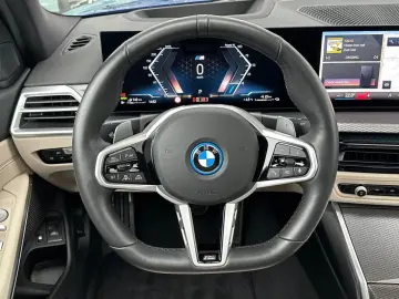 BMW 330e xDr.M Sport FACELIFT HUD ACC GlasD.HiFi P