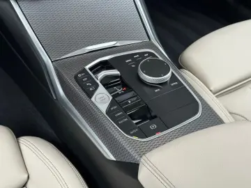 BMW 330e xDr.M Sport FACELIFT HUD ACC GlasD.HiFi P