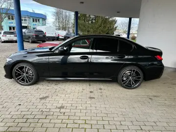 BMW 320 i Lim. M Sport   Pano