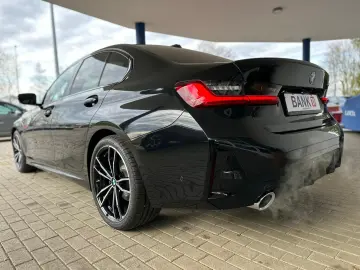 BMW 320 i Lim. M Sport   Pano