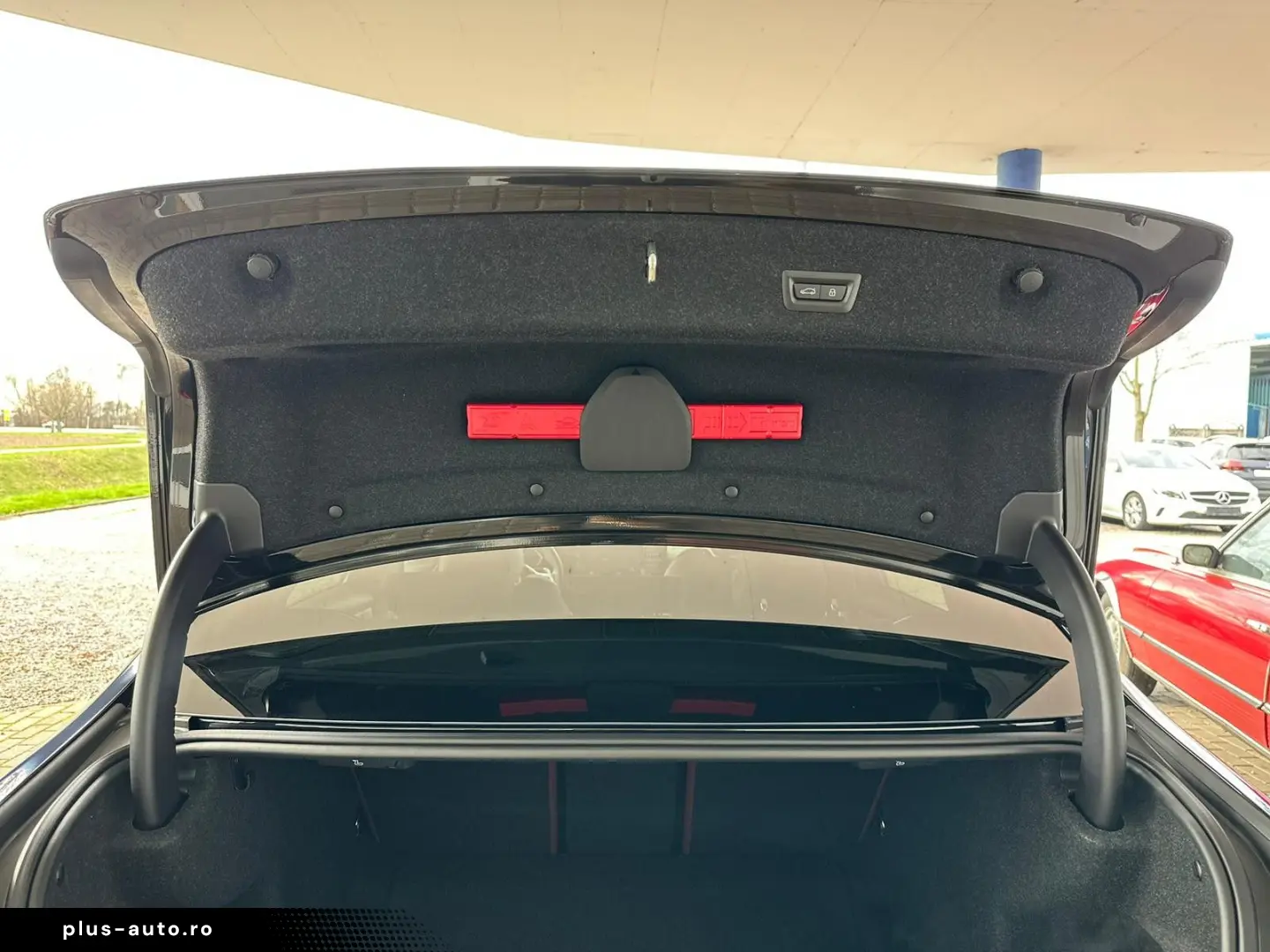 BMW 320 i Lim. M Sport   Pano