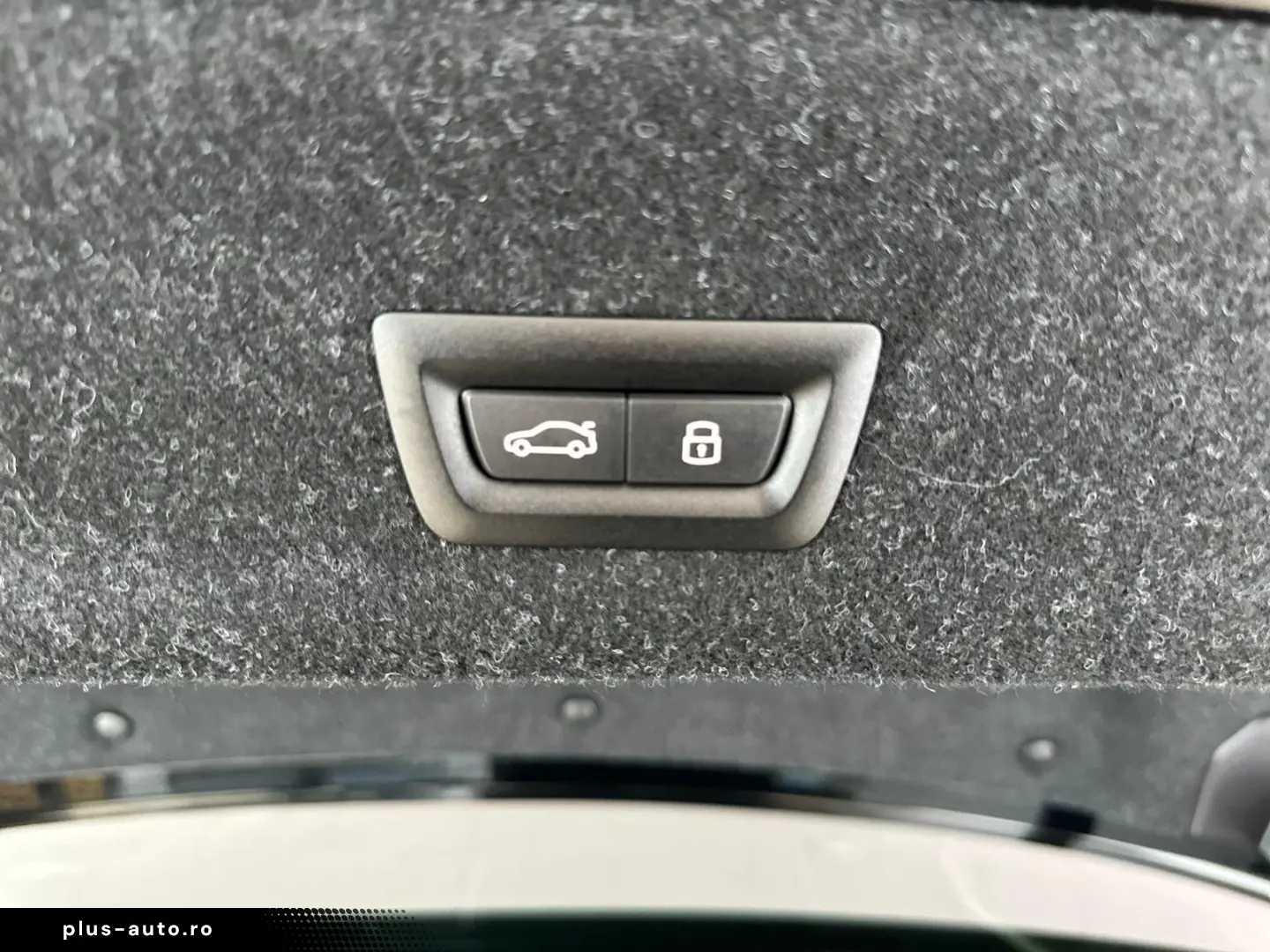 BMW 320 i Lim. M Sport   Pano