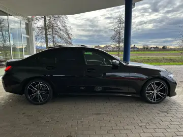 BMW 320 i Lim. M Sport   Pano