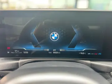 BMW 320 i Lim. M Sport   Pano