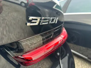 BMW 320 i Lim. M Sport   Pano