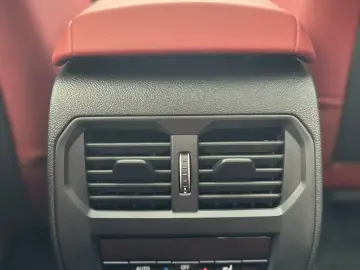 BMW 320 i Lim. M Sport   Pano