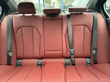 BMW 320 i Lim. M Sport   Pano