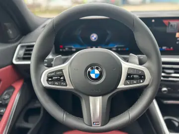 BMW 320 i Lim. M Sport   Pano