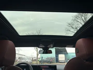 BMW 320 i Lim. M Sport   Pano