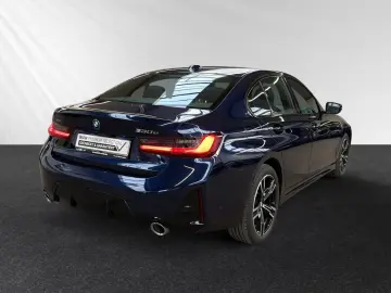 BMW 330e xDrive M Sport Glasdach Head-Up PA