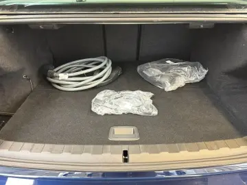 BMW 330e xDrive M Sport Glasdach Head-Up PA