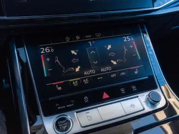 AUDI Q8 50 TDI quattro_SLine