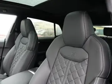 Audi Q8 55 TFSI e S-Line B O Pano Laser AHK Head-Up