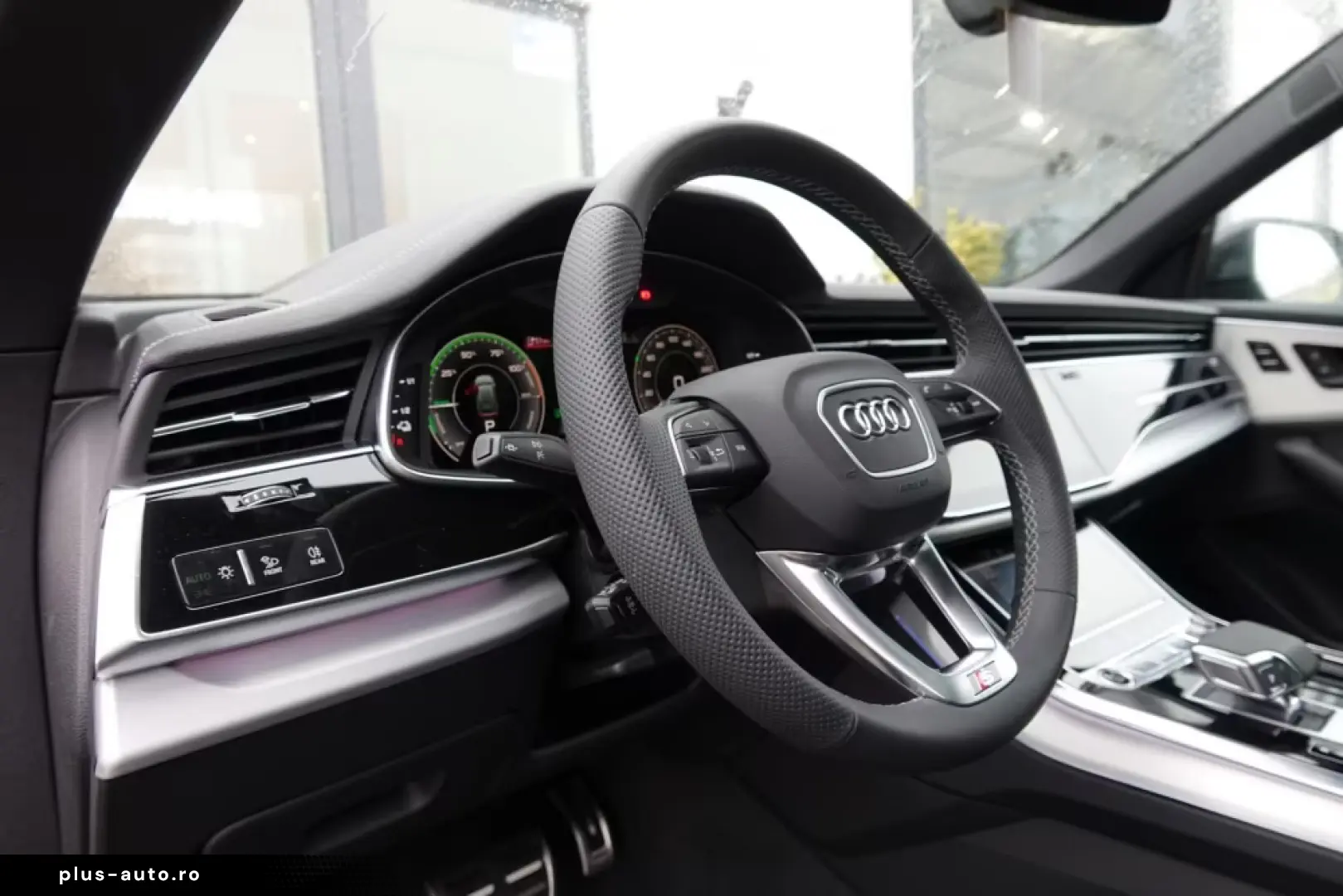 Audi Q8 55 TFSI e S-Line B O Pano Laser AHK Head-Up