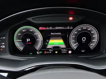 Audi Q8 55 TFSI e S-Line B O Pano Laser AHK Head-Up