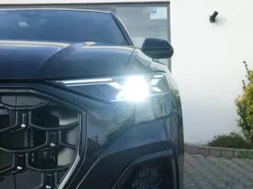 Audi Q8 55 TFSI e S-Line B O Pano Laser AHK Head-Up