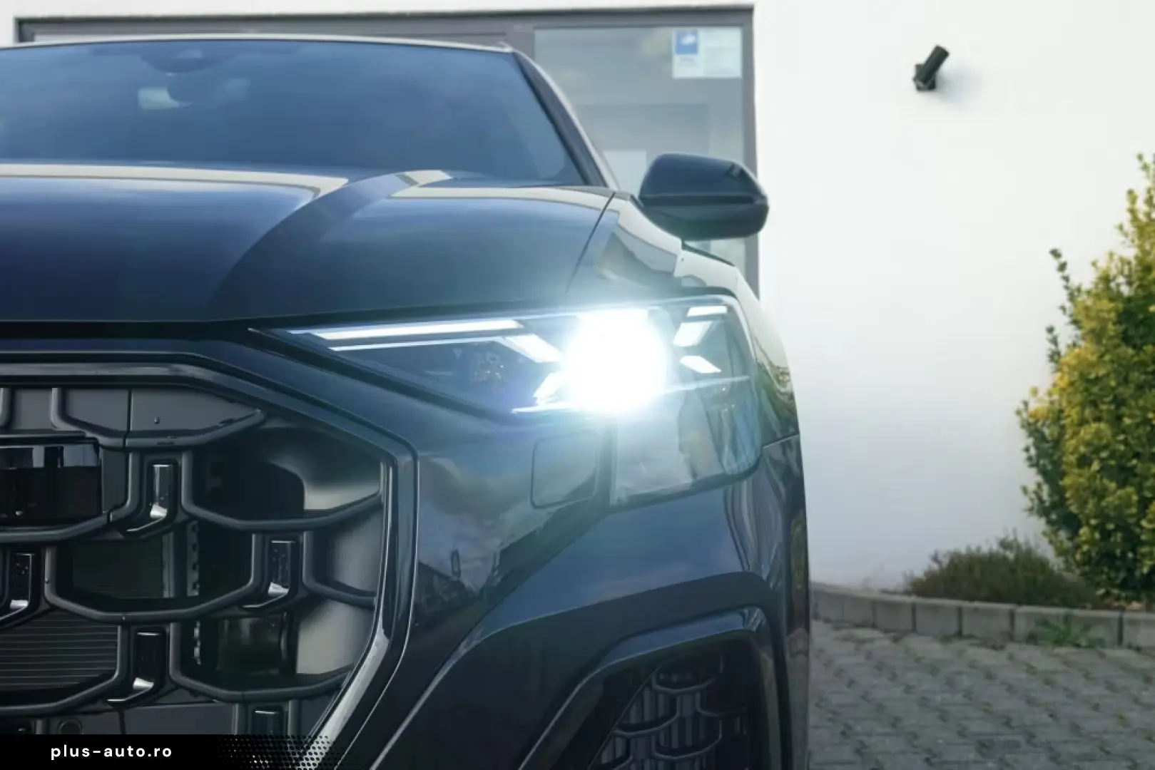 Audi Q8 55 TFSI e S-Line B O Pano Laser AHK Head-Up