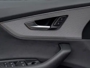 Audi Q8 60 TFSIeS-Line.Matrix.Panoramic.Air Deflector.Towbar