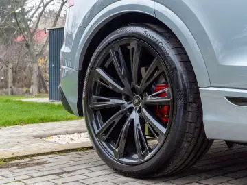 Audi Q8 60 TFSIeS-Line.Matrix.Panoramic.Air Deflector.Towbar