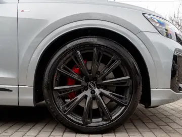 Audi Q8 60 TFSIeS-Line.Matrix.Panoramic.Air Deflector.Towbar