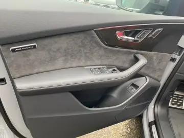 Audi Q8 60 TFSI e quattro EXKLUSIVE FULL