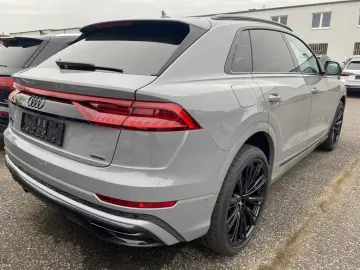 Audi Q8 60 TFSI e quattro EXKLUSIVE FULL