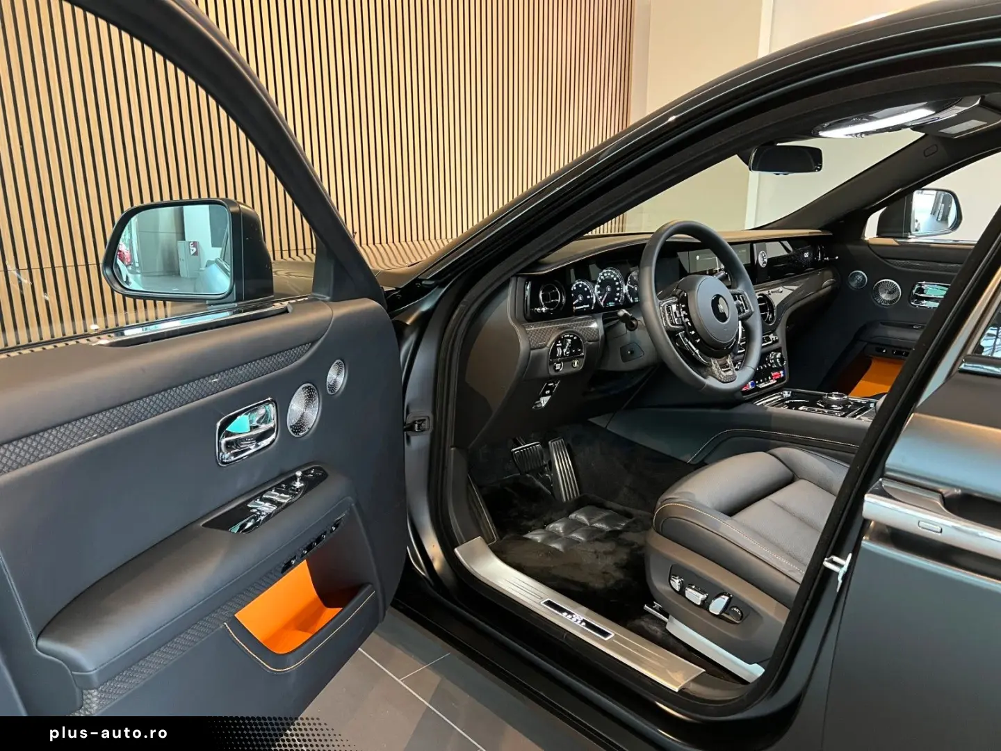 ROLLS ROYCE Ghost Black Badge  Shooting-Star Table Theatre