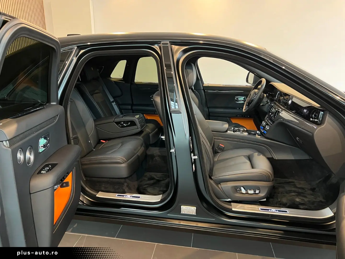 ROLLS ROYCE Ghost Black Badge  Shooting-Star Table Theatre