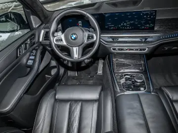 BMW X7 xDrive40i M Sport HUD PANO ACC AHK RFK NAVI