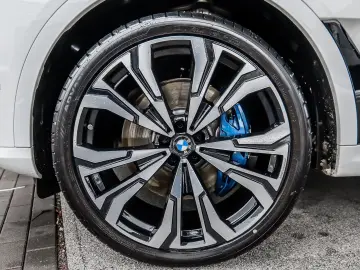 BMW X7 xDrive40i M Sport HUD PANO ACC AHK RFK NAVI