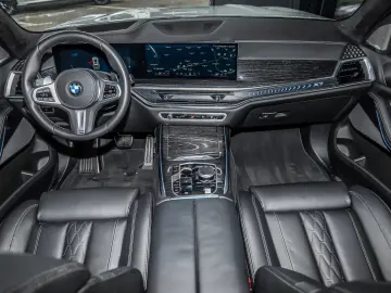 BMW X7 xDrive40i M Sport HUD PANO ACC AHK RFK NAVI