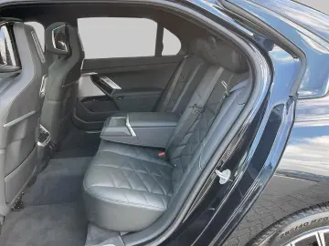 BMW 740 d xDrive M Sport Innovationspaket Pano AHK D