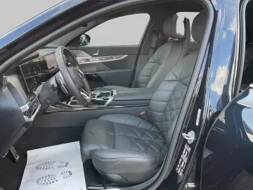 BMW 740 d xDrive M Sport Innovationspaket Pano AHK D