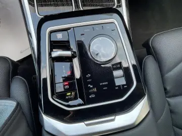 BMW 740 d xDrive M Sport Innovationspaket Pano AHK D